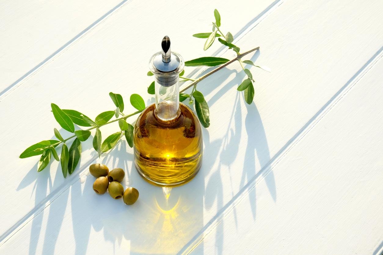 فوائد زيت الزيتون للشعر , ما اقوى شعرك بعد استعمال olive oil