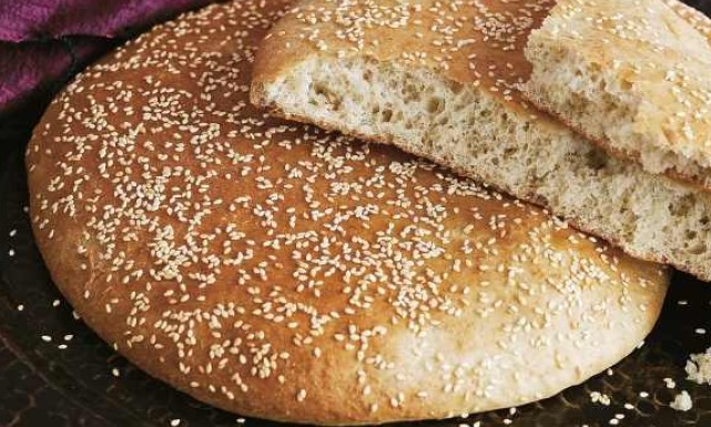 1018 1 الخبز المغربي - طريقه عمل الخبز المغربى ليال فداء