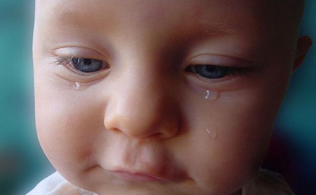 بكاء طفل , صور لاطفال يبكون بشده